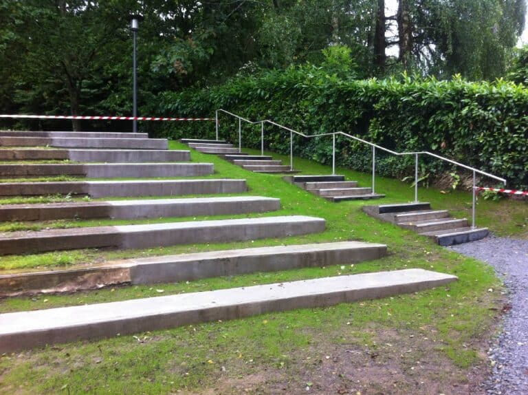 Aménagement du théâtre de verdure de Peniti (6)